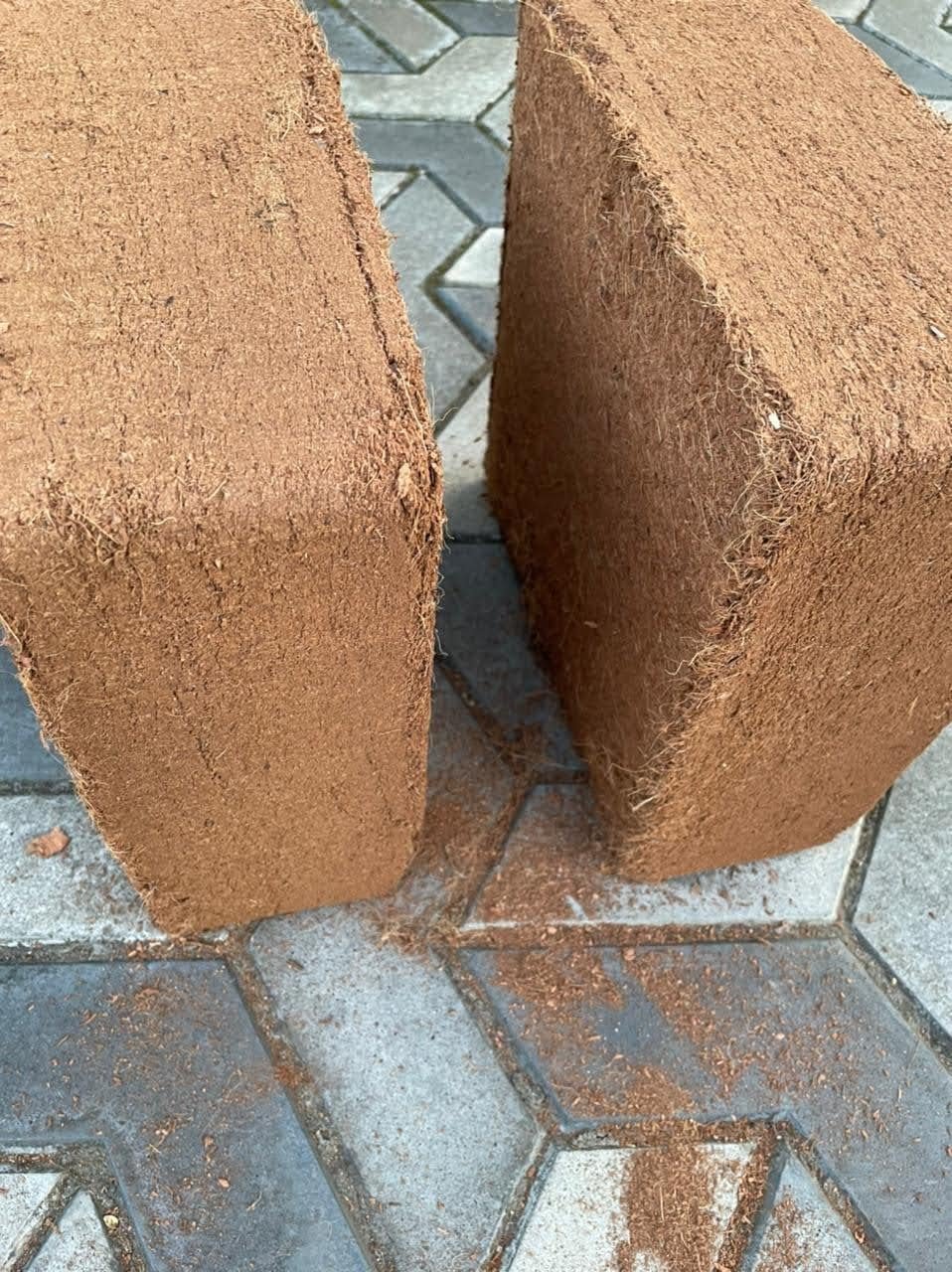 Compressed Coco Peat Block – Approx. 3kg Compressed Coco Peat Block – Approx. 3kg - الصورة 2