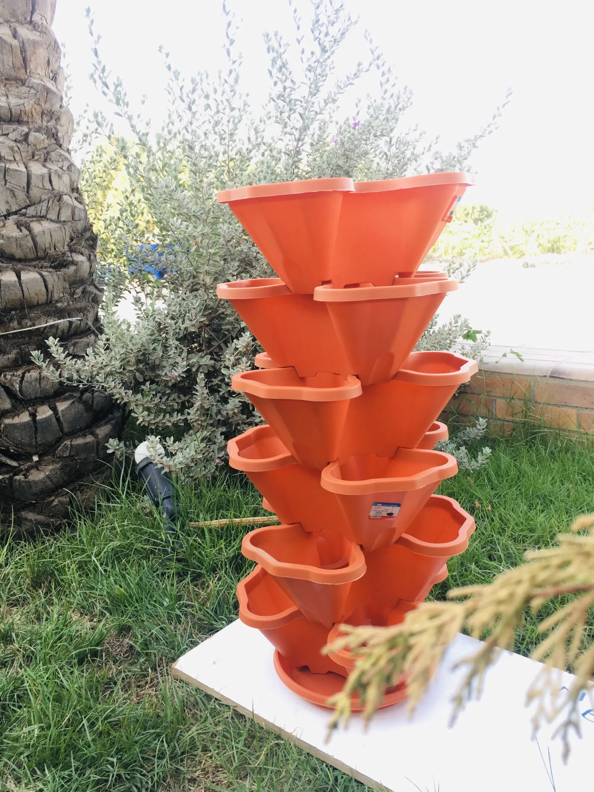 Nada Vertical Planter – 6 Tiers with Base & Ganache